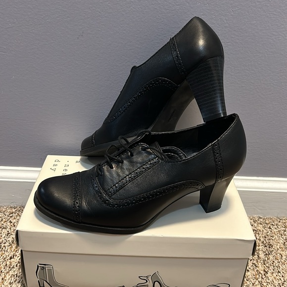 New croft & barrow chunky heel Oxfords size 8 - Picture 2 of 9